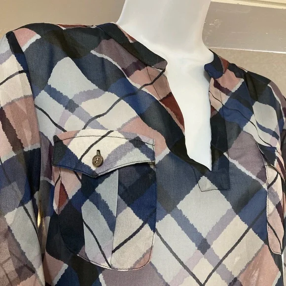 Two by Vince Camuto - Picture 3 of 5